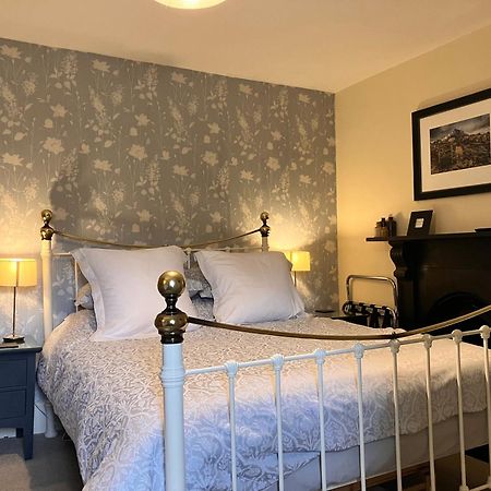Plas Yn Yale With Mountain Views From All Windows Wrexham Exterior photo