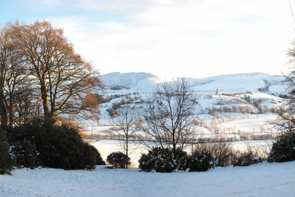 Plas Yn Yale With Mountain Views From All Windows Wrexham Exterior photo